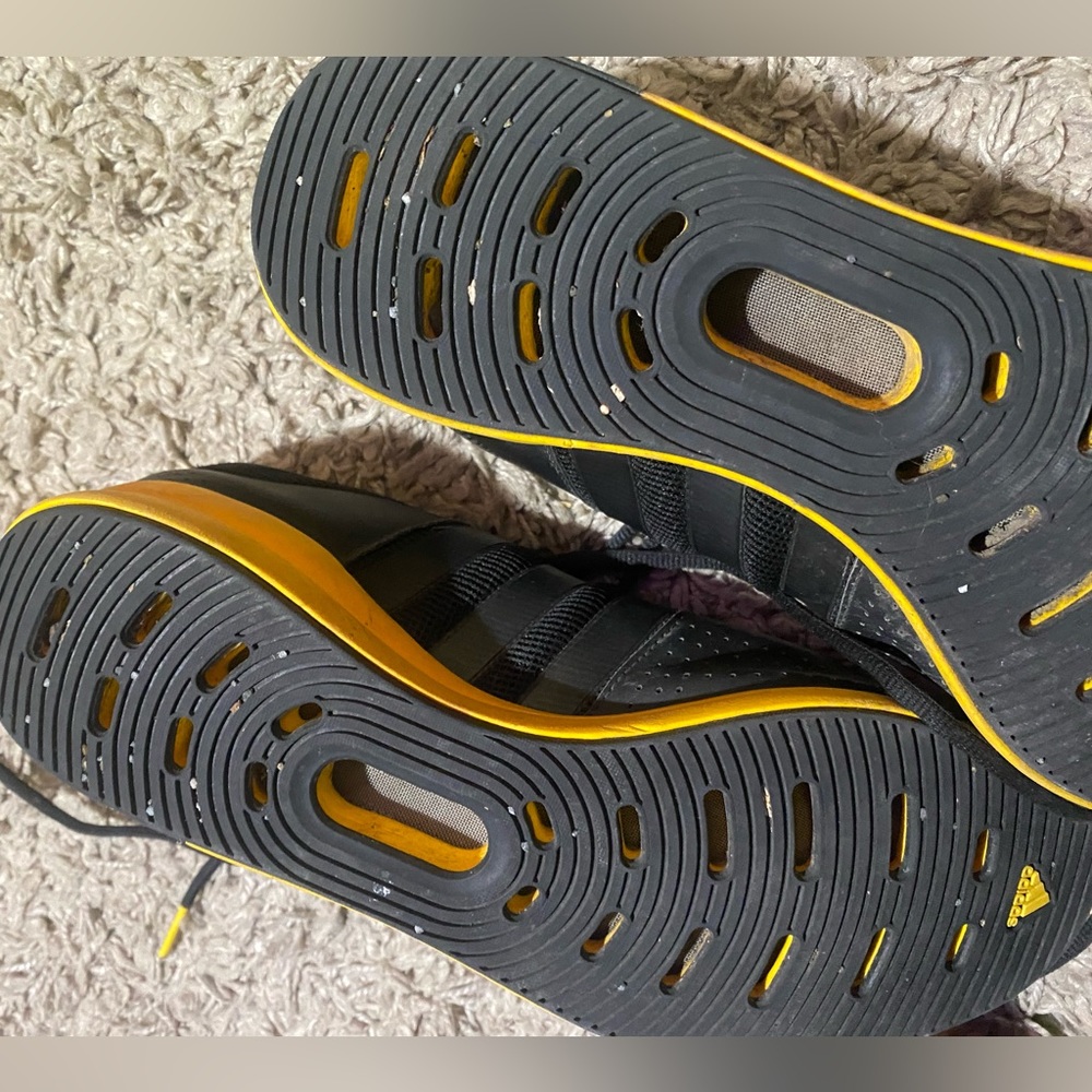 Running shoe - Picture 2 of 5